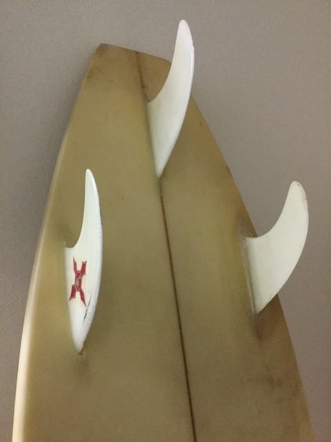 local-motion-surfboards-pat-lowson-logo-cross-hyper-skate-on-fin
