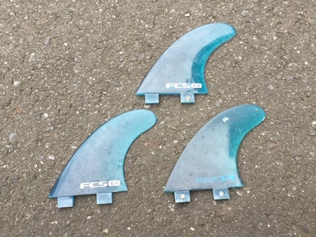 surfing-fin-review-future-vs-fcs-m3-Comparison-of-shape-and-material-and-weight