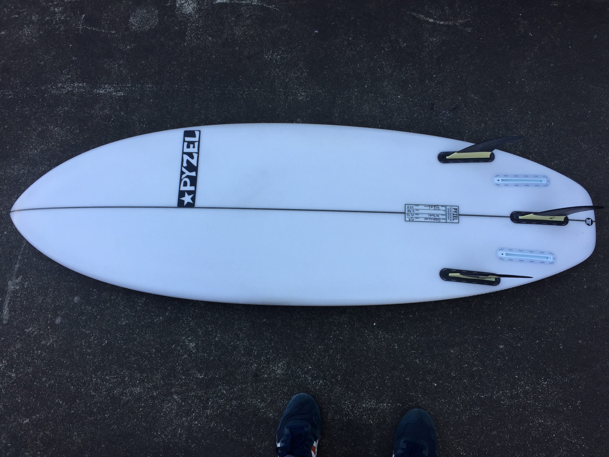 Surfboards Review:Pyzel surfboards Gremlin